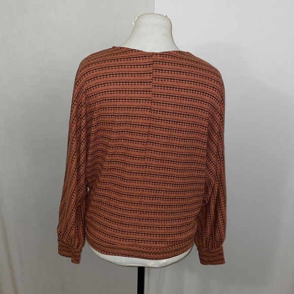 Daytrip Kimono Sleeve Waffle Weave Wrap Medium - Picture 6 of 10